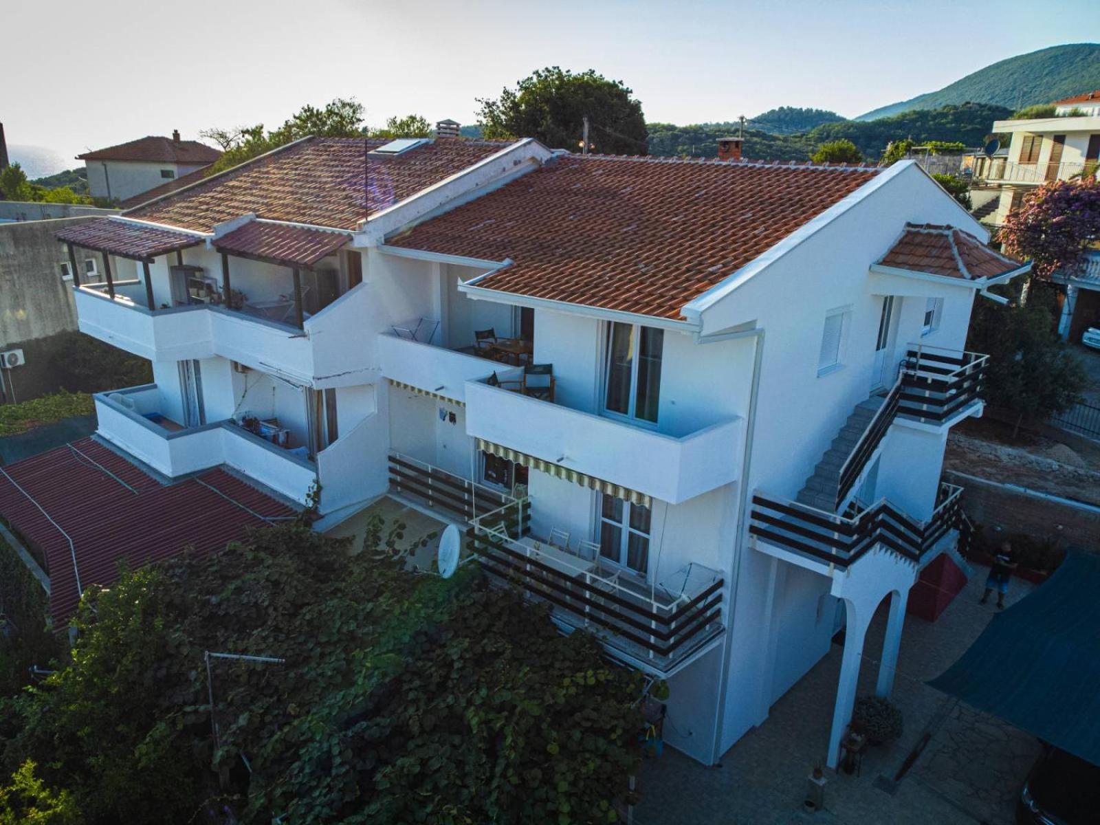 Apartments Androvic ウルツィニ エクステリア 写真