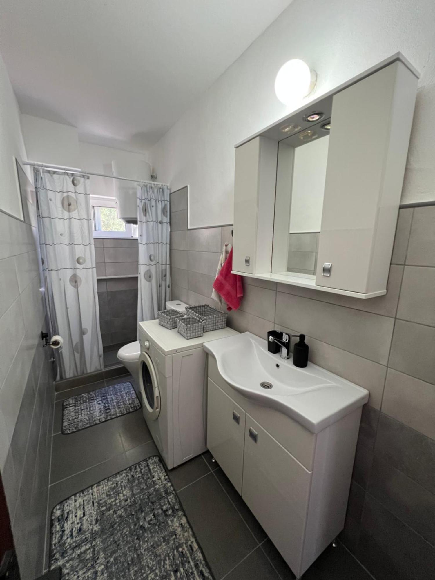 Apartments Androvic ウルツィニ エクステリア 写真