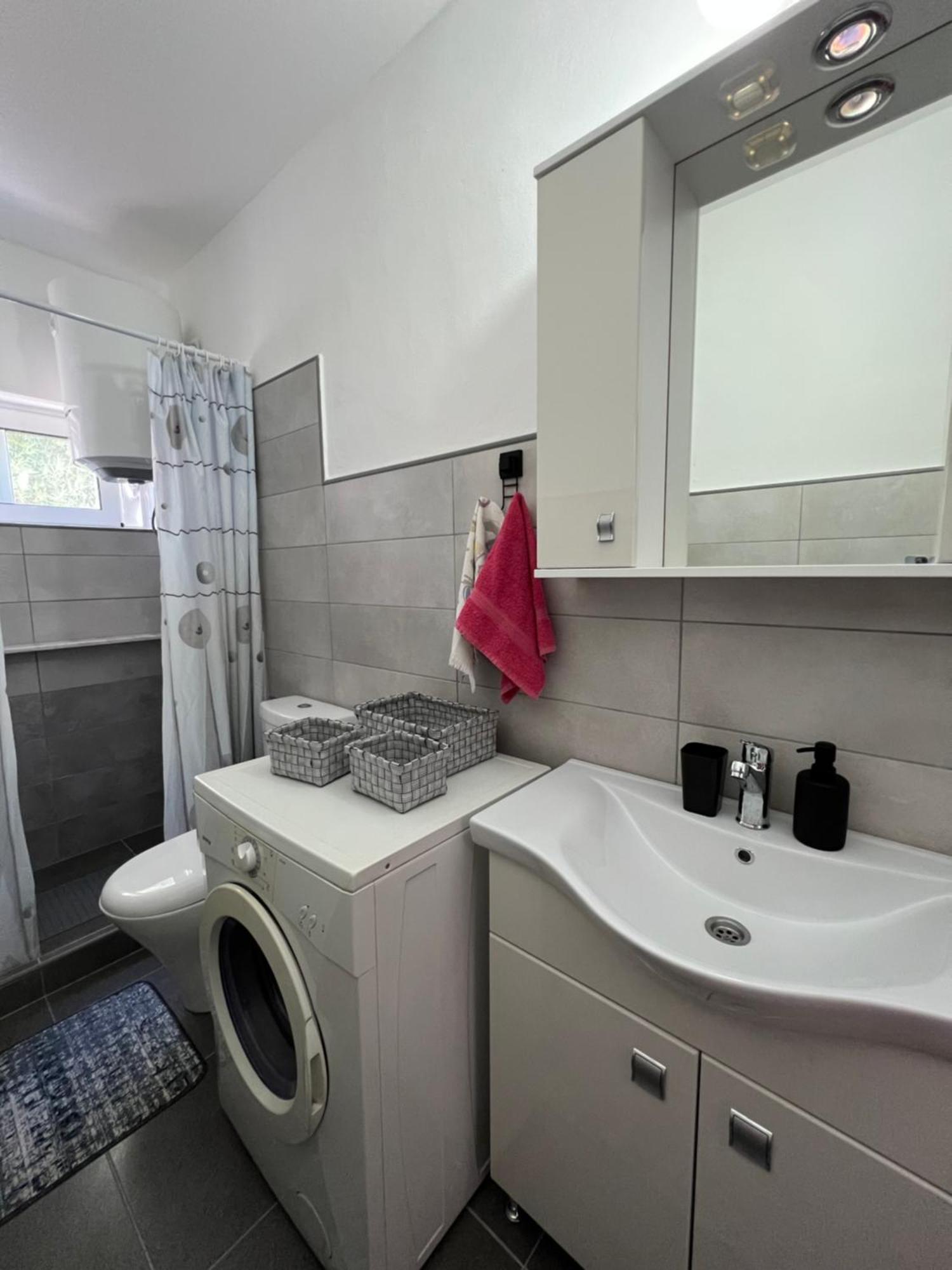 Apartments Androvic ウルツィニ エクステリア 写真